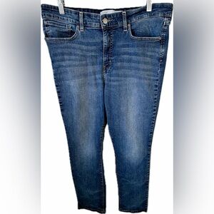 Levi Strauss Totally Shaping Straight Jeans 18M W34 L32 Mid Wash